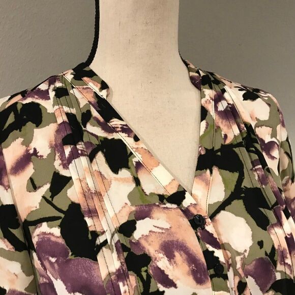 Gorgeous floral long sleeve blouse - Picture 2 of 10